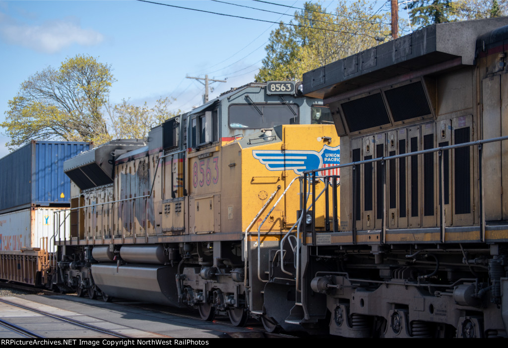 UP 8563